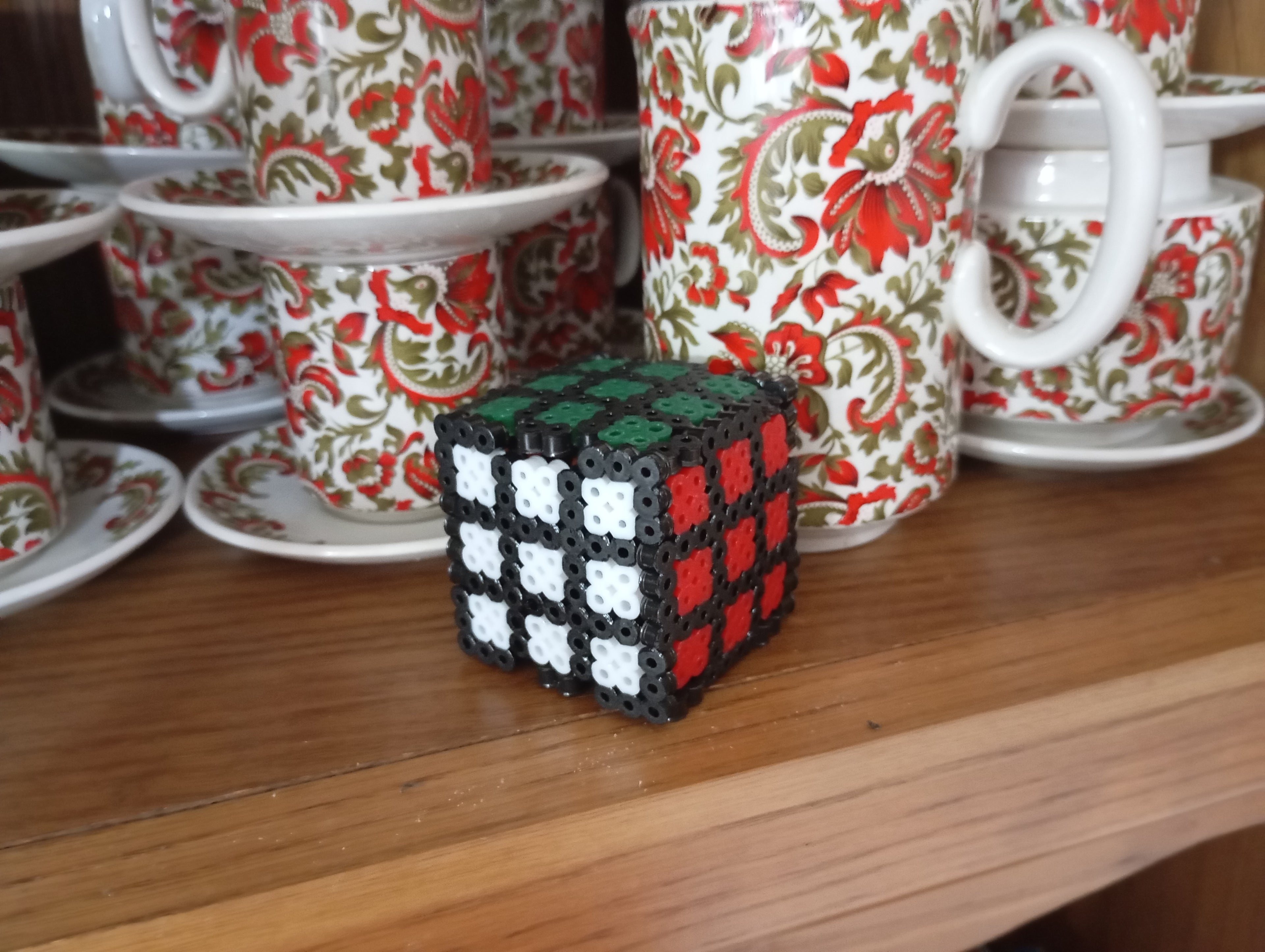 Figurita en 3D de cubo de Rubik